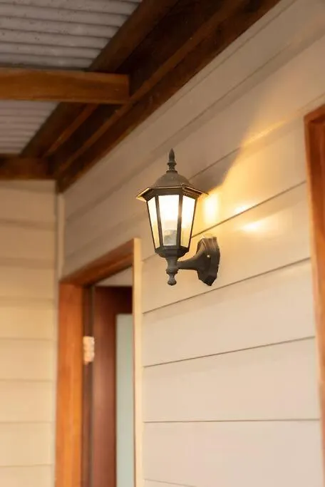בית נופש House Of Fairy Wren -Charming Queenslander Cottage Mins Drive To Brisbane Cbd And Gabba Stadium!